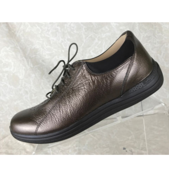 women's oxfords size 12